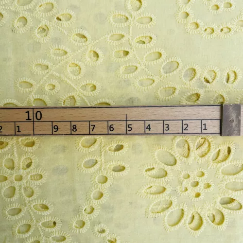 Tissu Broderie Anglaise...